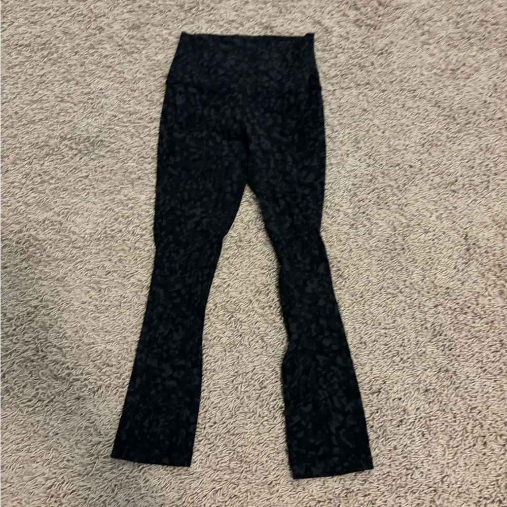 Lululemon black cheetah print align leggings 21” size 2